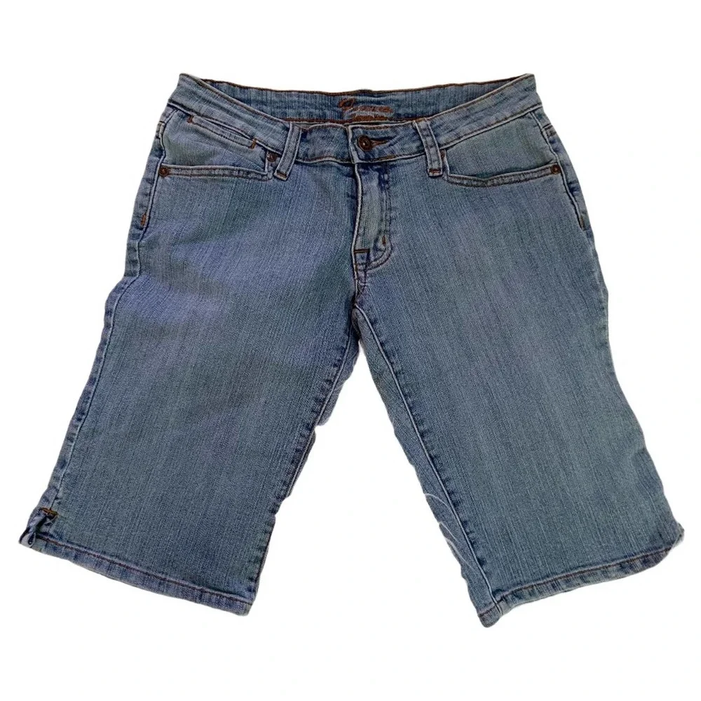 Forever 21 Light Wash Jean Bermuda Shorts Size 5